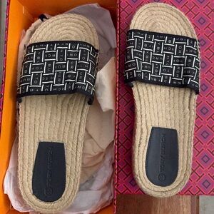 Tory Burch Black and Cream Patterned Sandals